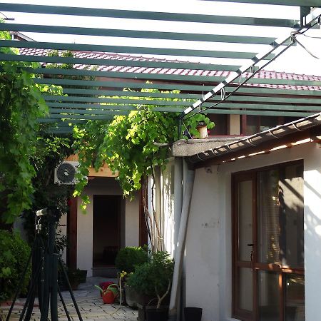 Family Hotel Rose Pavel Banya Exterior foto