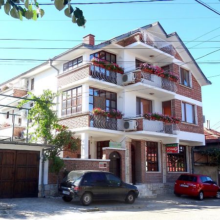 Family Hotel Rose Pavel Banya Exterior foto