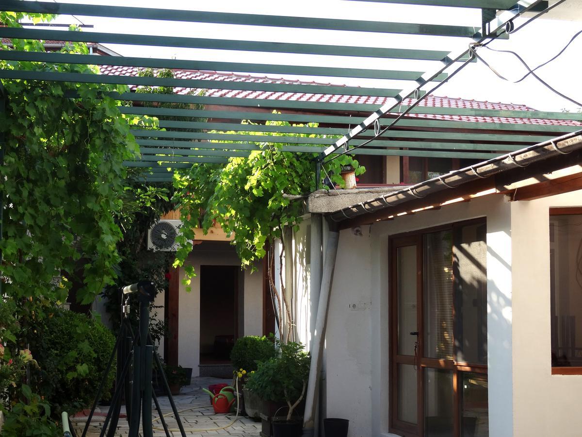 Family Hotel Rose Pavel Banya Exterior foto