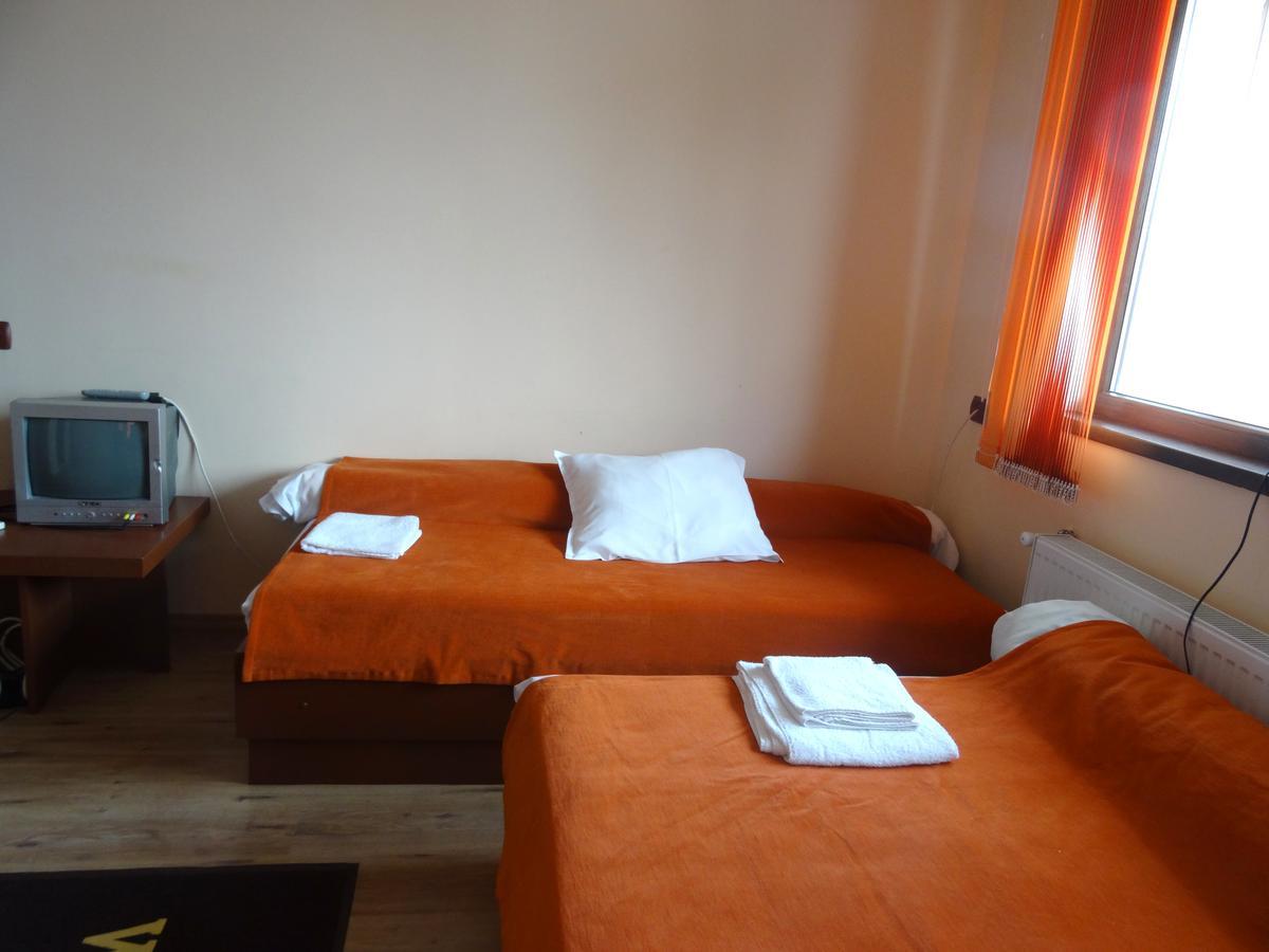 Family Hotel Rose Pavel Banya Exterior foto