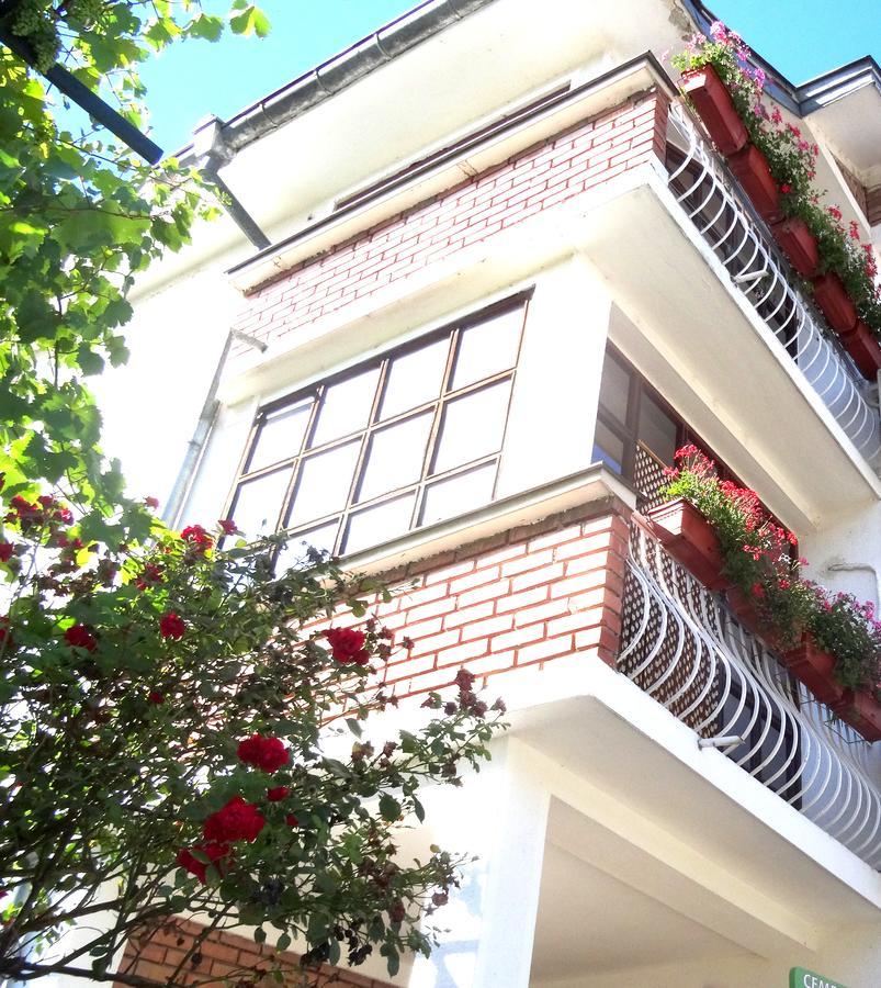 Family Hotel Rose Pavel Banya Exterior foto