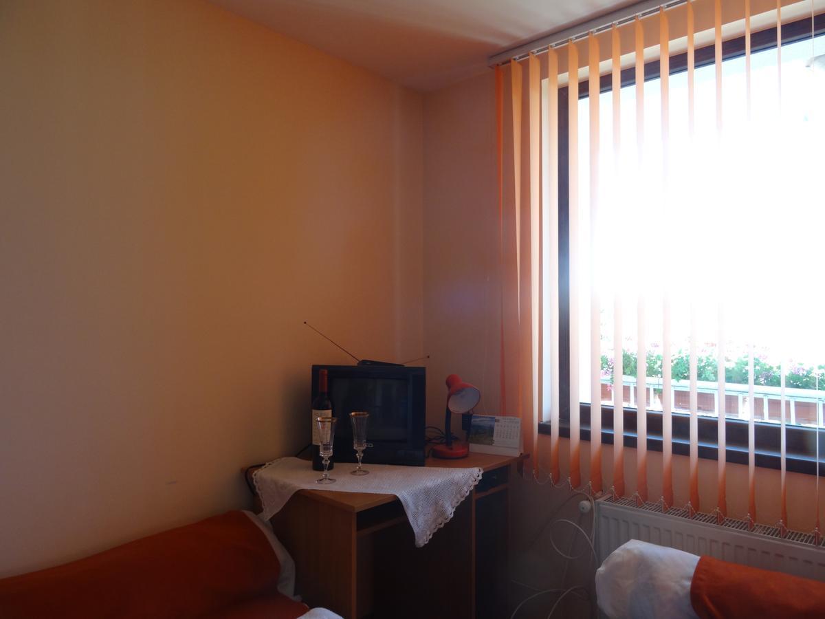 Family Hotel Rose Pavel Banya Exterior foto