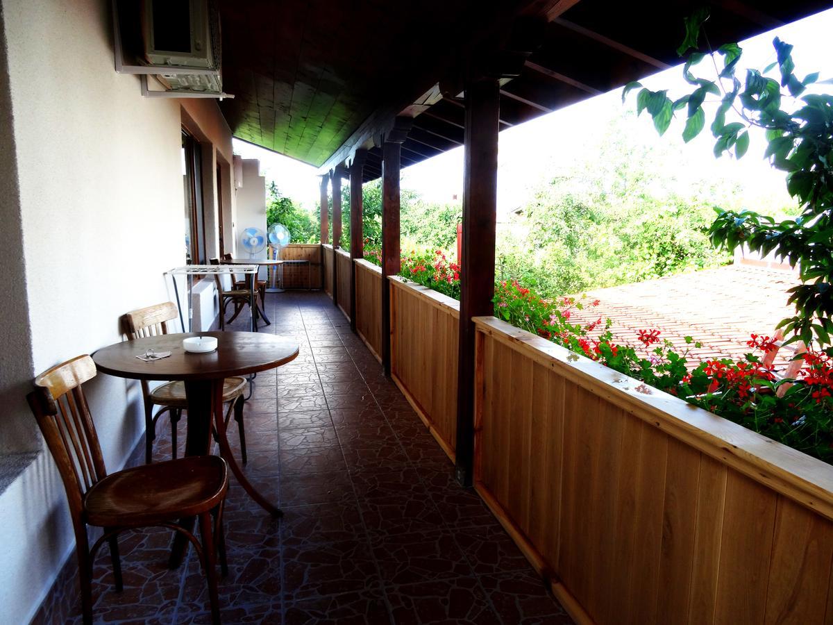 Family Hotel Rose Pavel Banya Exterior foto